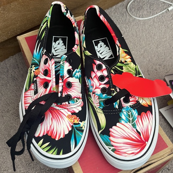 Hawaiian Floral Vans - Picture 2 of 3
